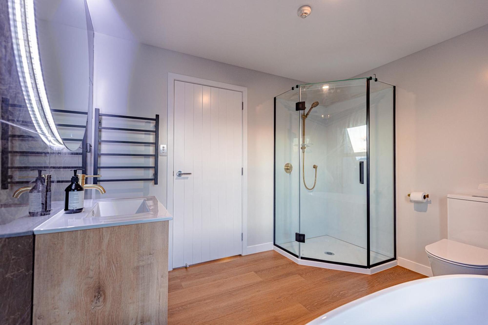 Johnston Apartments - Award-Winning Building, Your Unforgettable Stay Whanganui Eksteriør billede