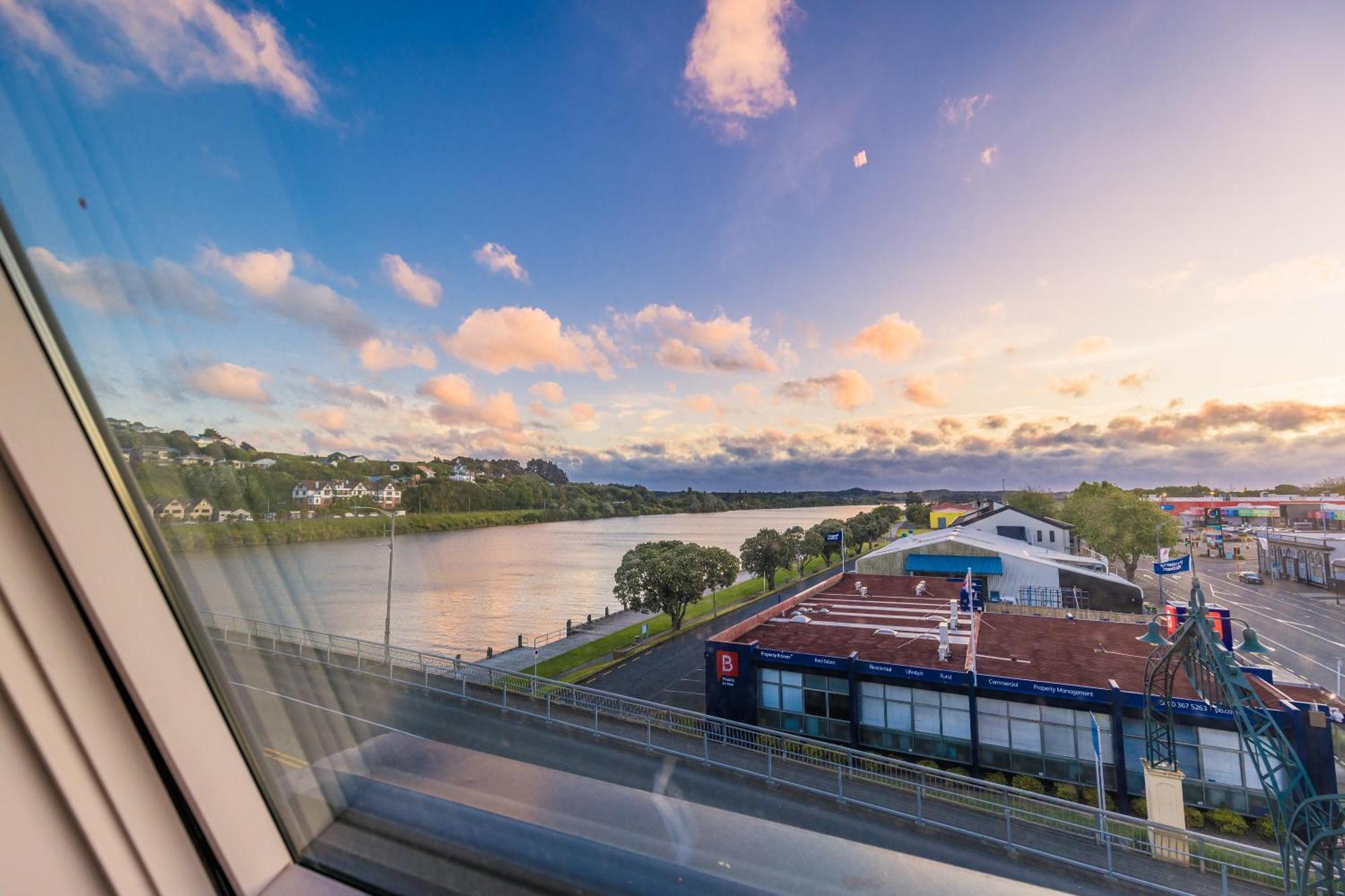 Johnston Apartments - Award-Winning Building, Your Unforgettable Stay Whanganui Eksteriør billede