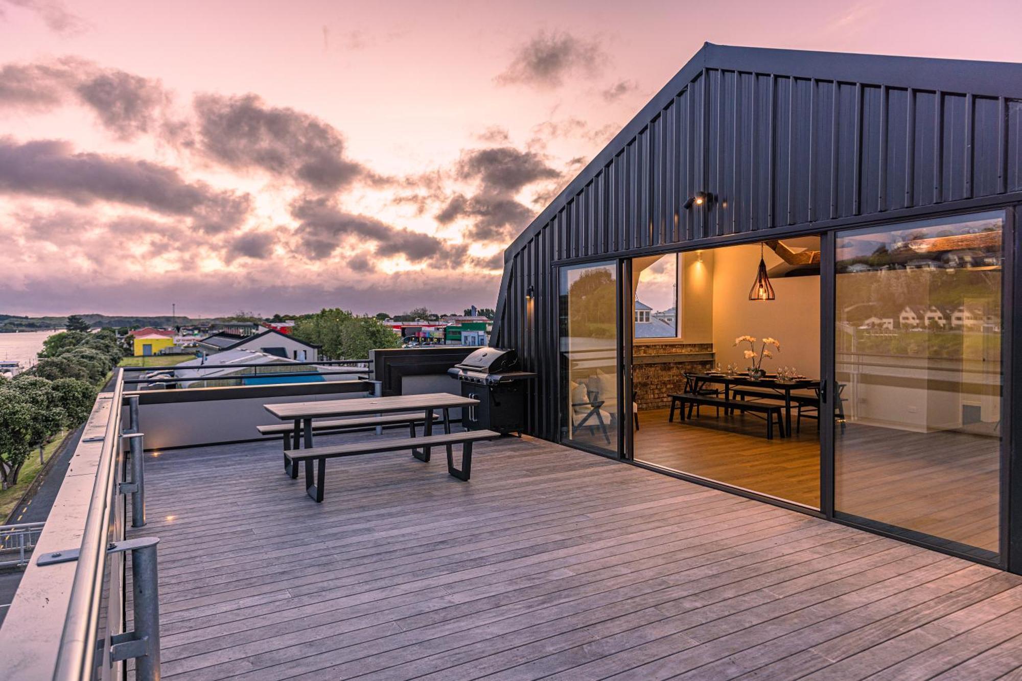 Johnston Apartments - Award-Winning Building, Your Unforgettable Stay Whanganui Eksteriør billede